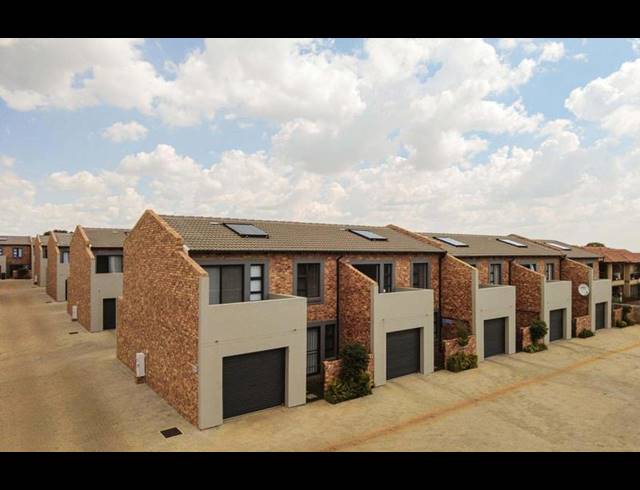 LAND FOR SALE IN DENNEOORD